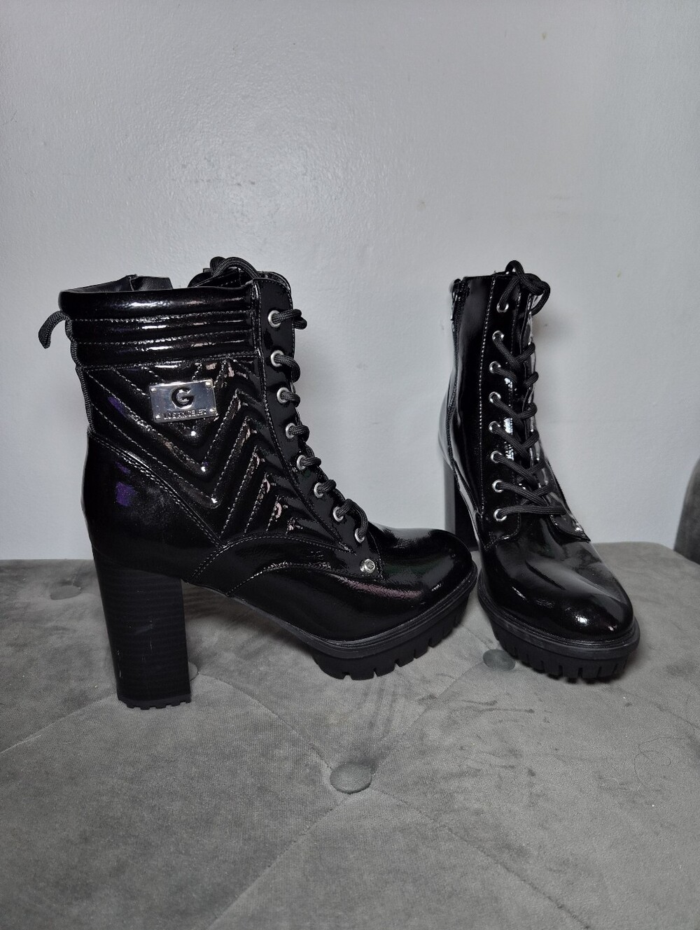 G by Guess Black Patent Lace-Up Chunky Heel Combat Boots 8.5 - Picture 2 of 12
